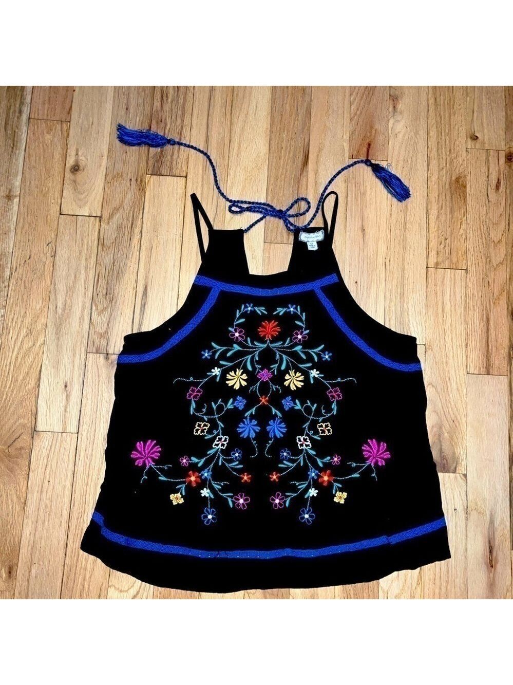Eyeshadow Floral Embroidered Boho Tank Top size SM Amazing detailed embroidery